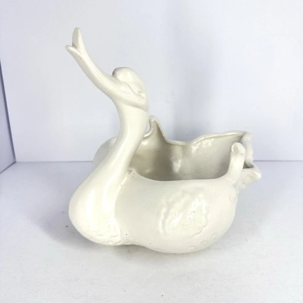 Hull USA Swan Planter White Ceramic Bird Vase Mid Century Hollywood Regency
